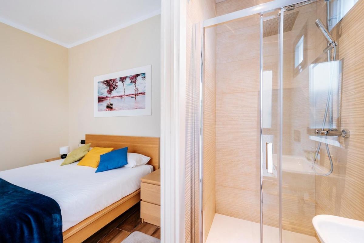 Deluxe Twobedroom Downtown Apartment